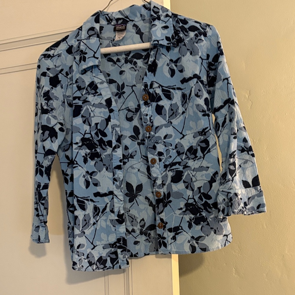 Patagonia Light Blue and Navy Organic Cotton Shirt